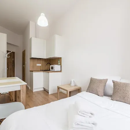 Heart Of By Bookinghost * Poznań