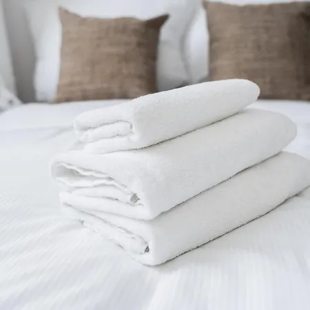 Heart Of By Bookinghost Apartman