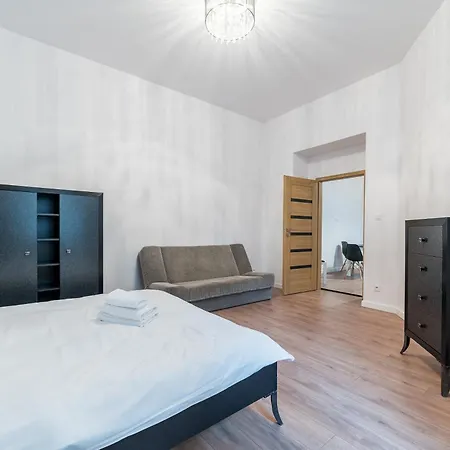 Heart Of By Bookinghost Apartman