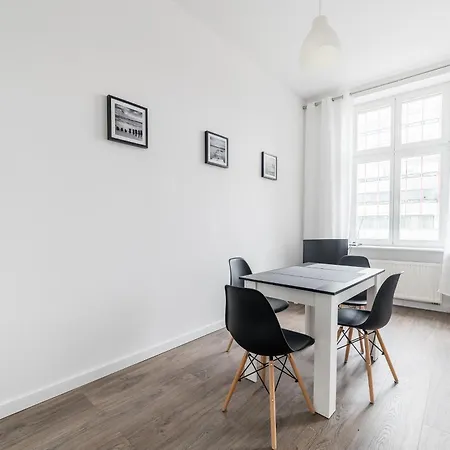 Apartman Heart Of By Bookinghost Poznań