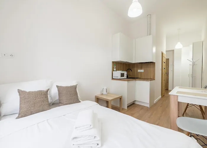 Heart Of By Bookinghost * Poznań