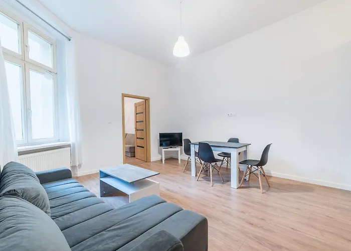 Heart Of By Bookinghost * Poznań