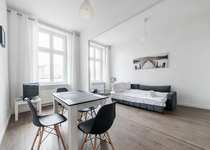 Heart Of By Bookinghost * Poznań